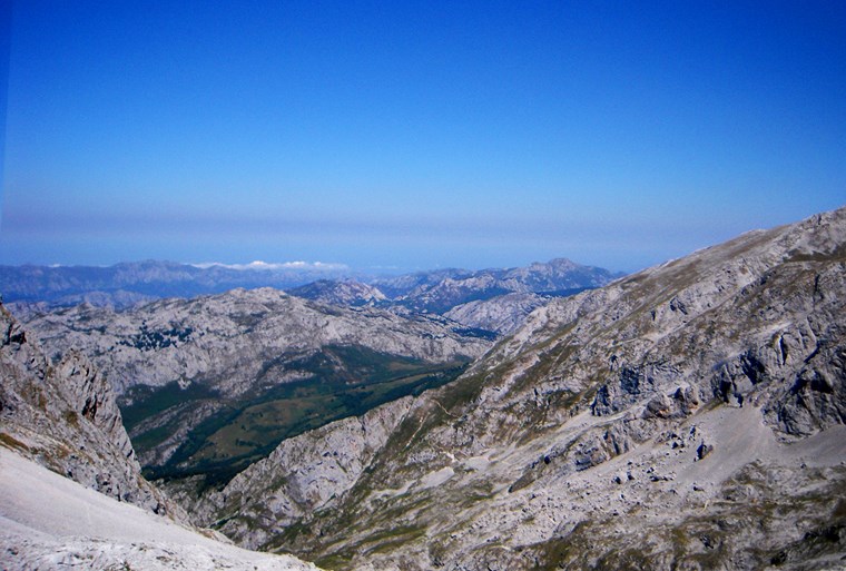Picos de Europa desde el Naranjo de Bulnes, Asturias